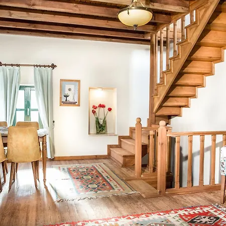 Two Stone Homes Asteria Willa *